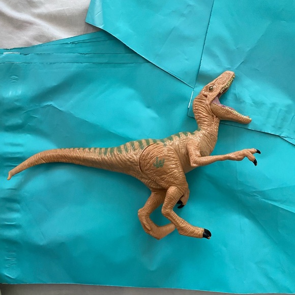 Jurassic World Velociraptor ECHO Raptor Dinosaur 10" Figure (Target Exclusive) - Picture 3 of 6